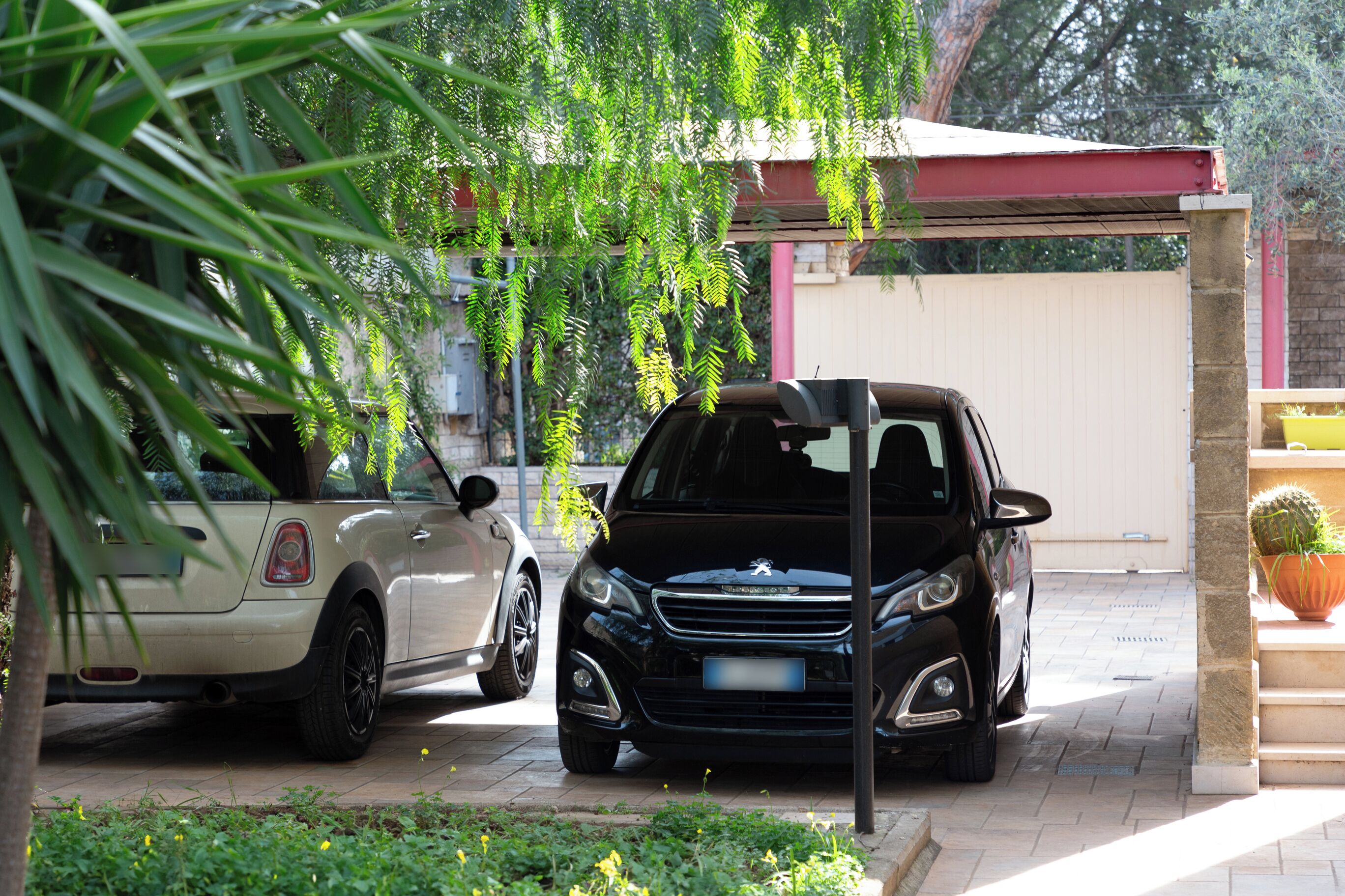 المنشأة من الخارج