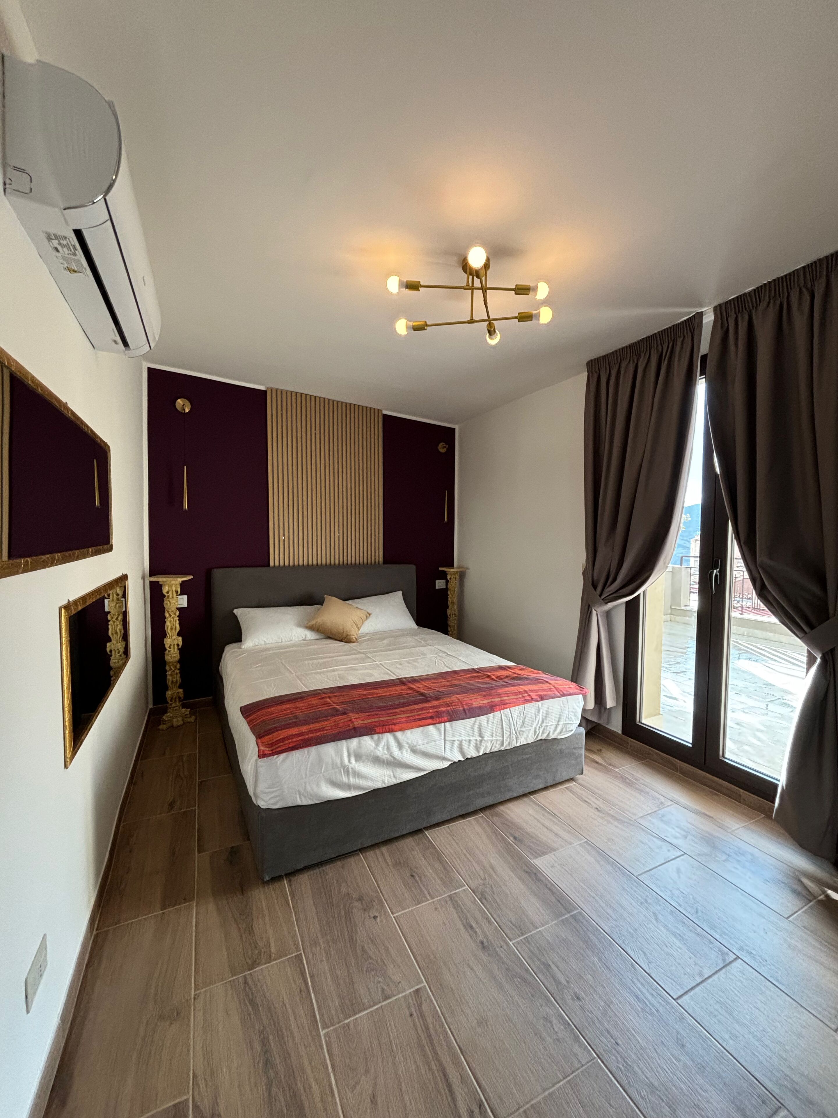 1 camera, Wi-Fi, lenzuola