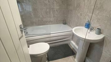 House | Bathroom | Shower, towels