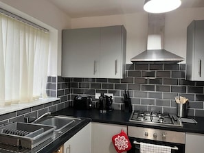 House | Private kitchen | Fridge, microwave, oven, stovetop