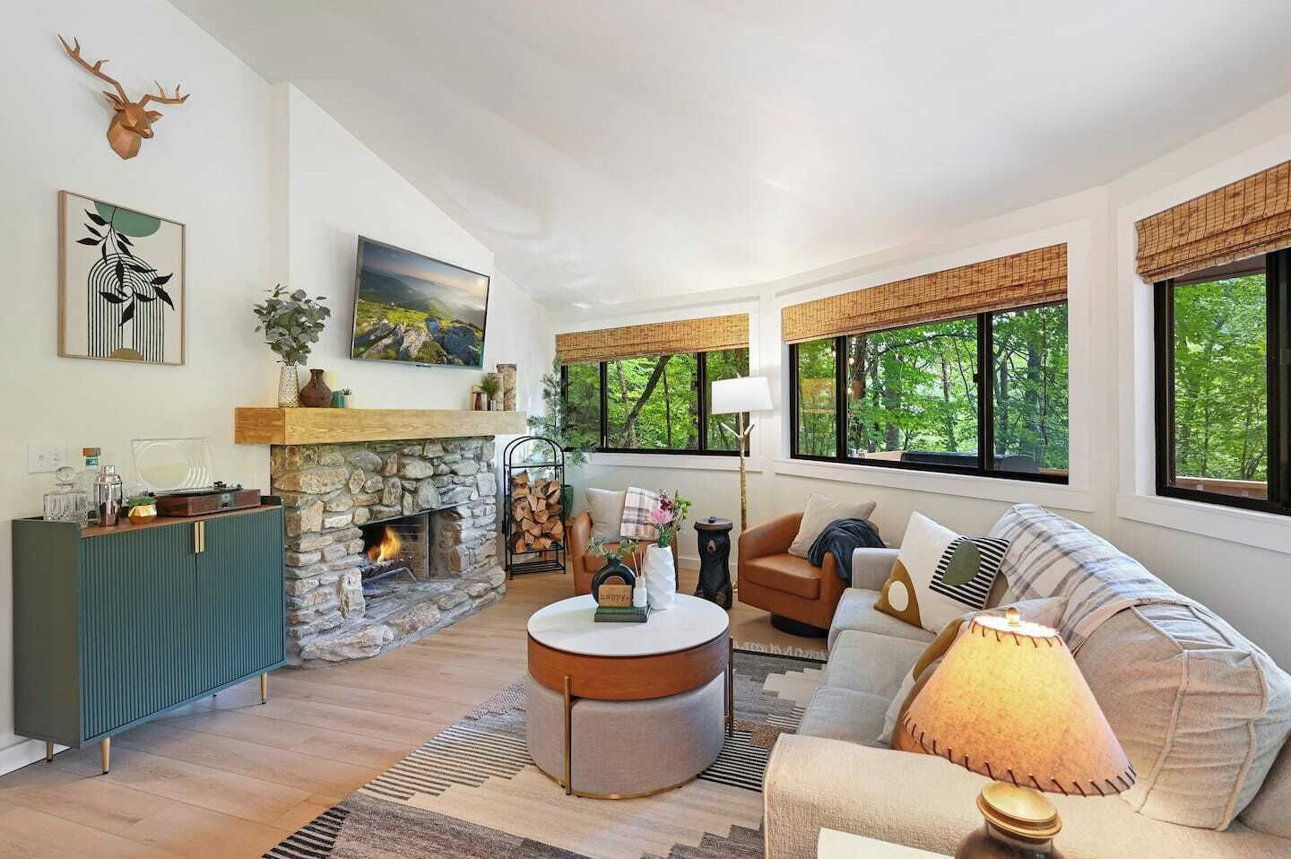 Smart TV, fireplace, offices