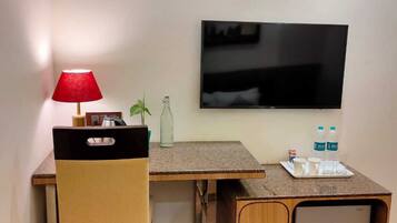 Standard Single Room | In-room safe, iron/ironing board, free WiFi