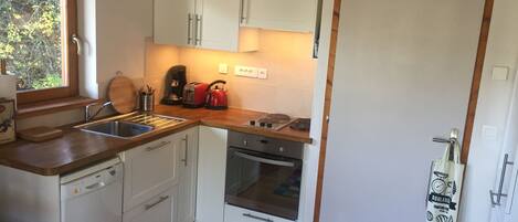 Refrigerador, microondas, horno y lavavajillas