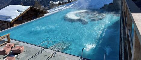 Innenpool, Außenpool