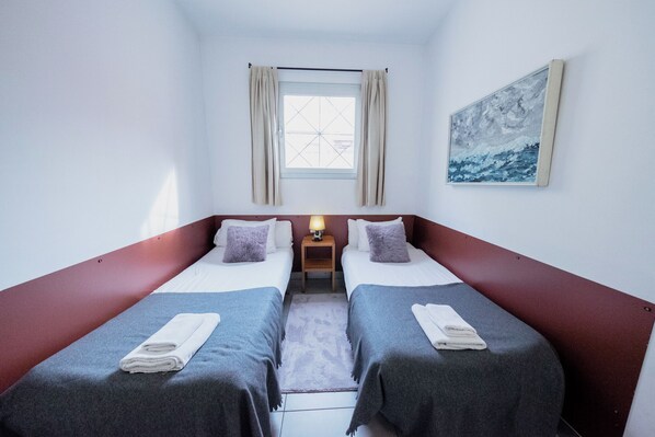 2 多间卧室、熨斗/熨衣板、WiFi、床单