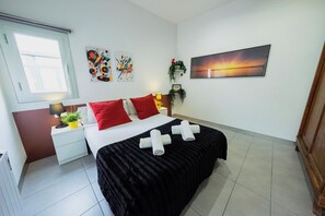 2 bedrooms, iron/ironing board, WiFi, bed sheets - Lovely Penthouse With Terrace, Gaudi Gracia Center (Barcelona)