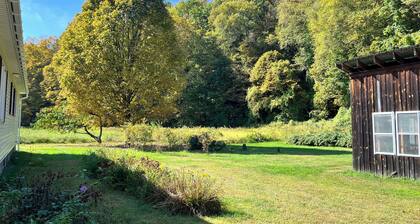 Quiet Country 2 Bedroom Home Near Bellows Falls & Walpole — Easy I-91 Access