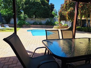 Outdoor pool - Dee-Ones at Witboom, WIFI, Pool, Durbanville Winelands (Durbanville)