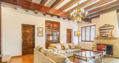Country House 'Ca L'Andorrà' with Shared Pool, Private Terrace and Wi-Fi