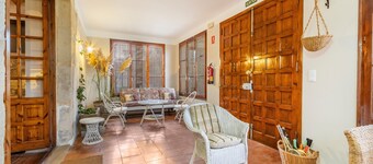 Landhaus 'Ca L'Andorrà' mit Gemeinschaftspool, privater Terrasse und Wi-Fi