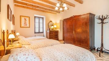 4 Schlafzimmer, Bügeleisen/Bügelbrett, kostenloses WLAN, Bettwäsche