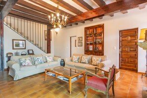 Interior - Country House 'Ca L'Andorrà' with Shared Pool, Private Terrace and Wi-Fi (Vila-sana)