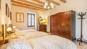 4 camere, ferro/asse da stiro, Wi-Fi gratuito, lenzuola