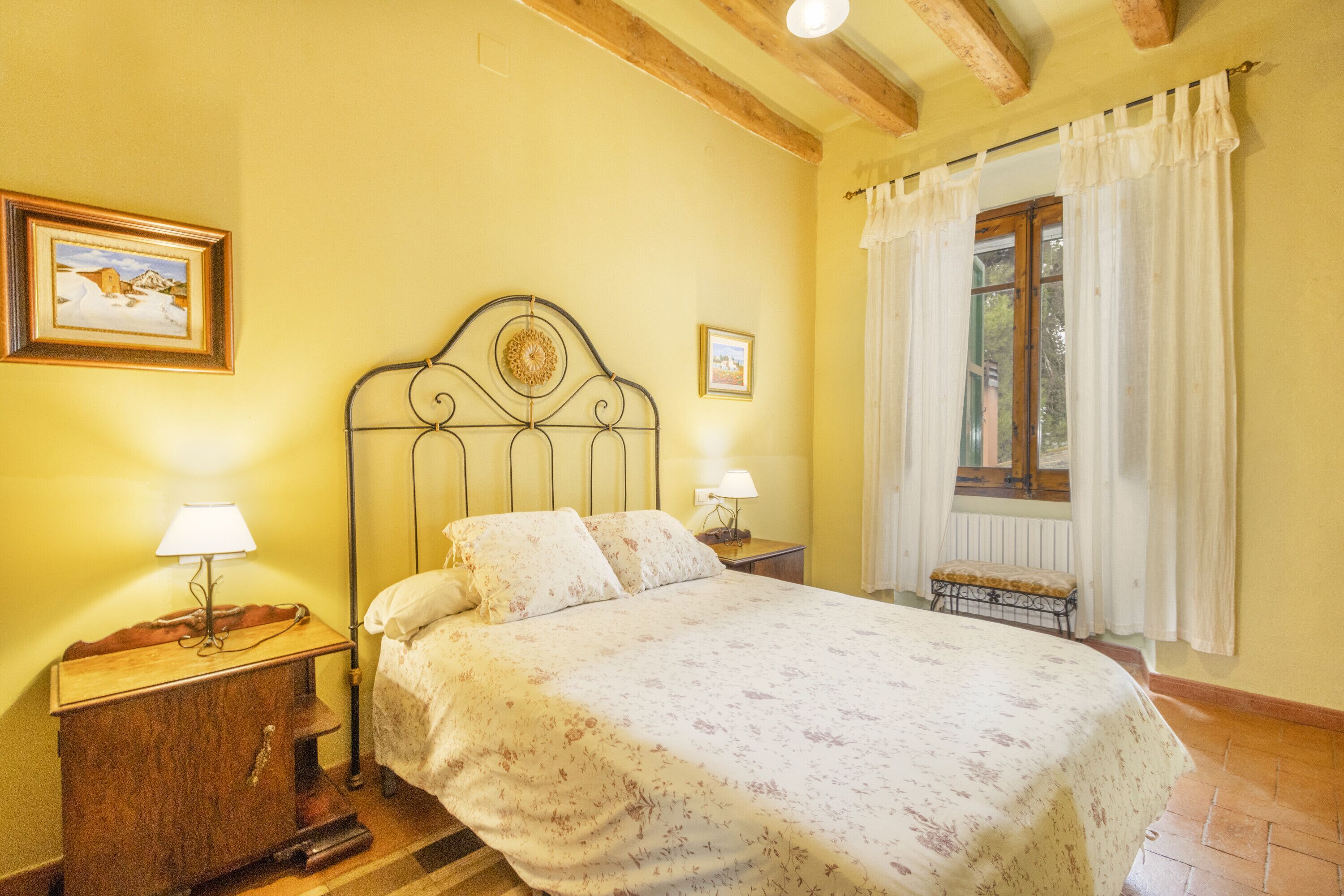 4 slaapkamers, een strijkplank/strijkijzer, gratis wifi, beddengoed