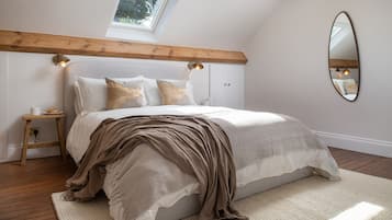 3 Schlafzimmer, Schreibtisch, Bügeleisen/Bügelbrett, Reisekinderbett