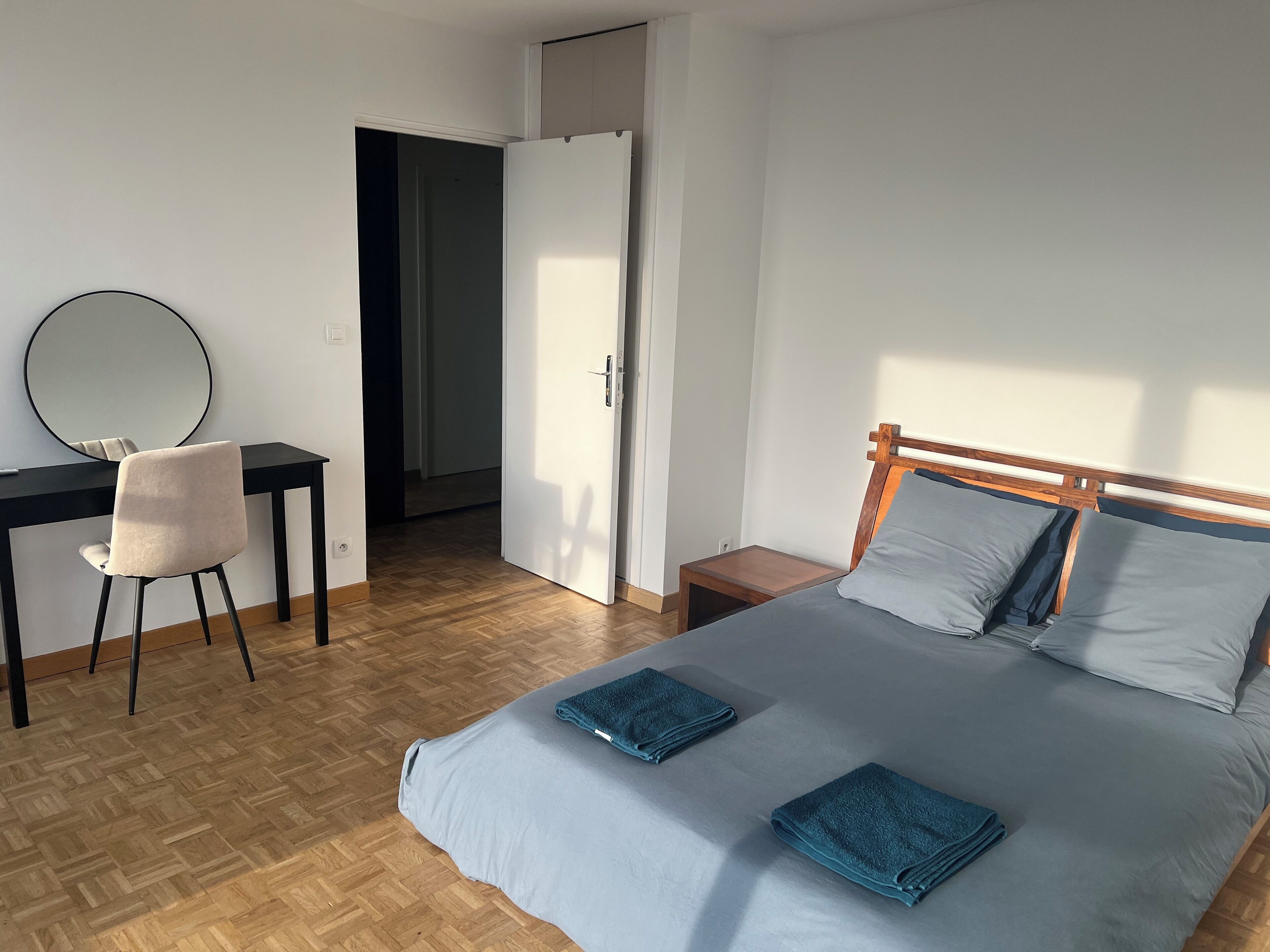1 chambre, fer et planche à repasser, Wi-Fi gratuit, draps fournis