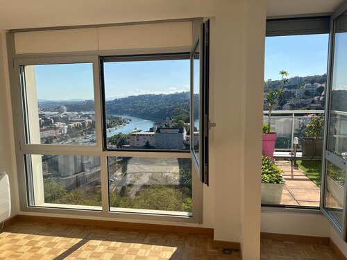 chambre a louer dans un  appartement dans les hauteurs de lyon chez l habitant 