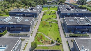Parkplätze auf dem Gelände