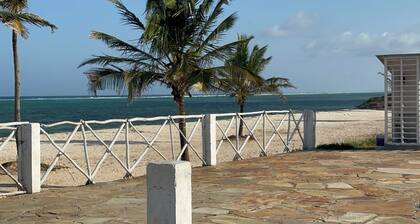 3-bedroom apartment in Mombasa with beach access, AC, and fast speed internet