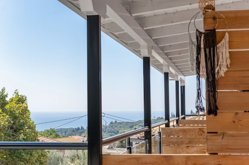 Room 'Deluxe Loft - A' with Shared Terrace, Wi-Fi and Air Conditioning