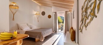 Room 'Deluxe Loft - B' with Shared Terrace, Wi-Fi and Air Conditioning