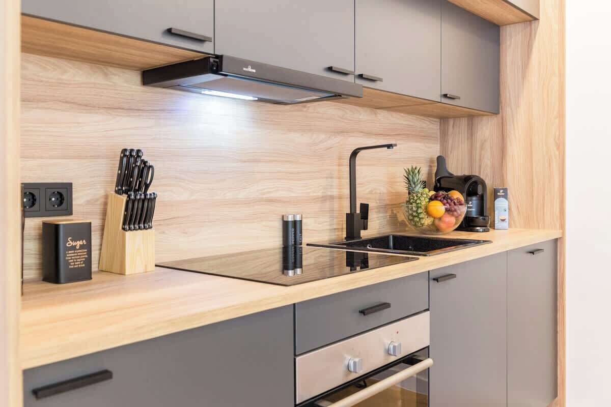 Kühlschrank, Ofen, Herdplatte, Geschirrspüler