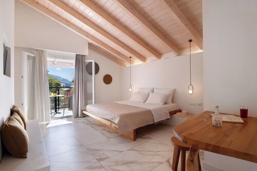 Zimmer 'Deluxe Loft - D' mit gemeinsamer Terrasse, Wi-Fi und Klimaanlage