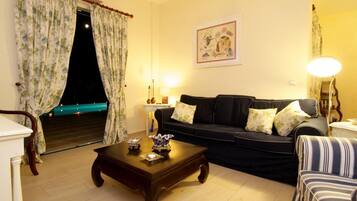 TV, peis og DVD-spiller