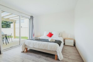 3 makuuhuonetta, silitysrauta/-lauta, ilmainen Wi-Fi, vuodevaatteet