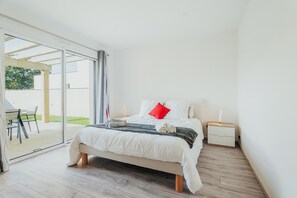 3 bedrooms, iron/ironing board, free WiFi, bed sheets