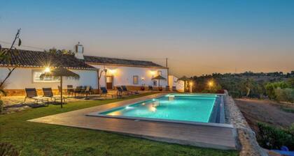 Ferienhaus 'Casa Do Forno - Vale Luís Neto' mit Bergblick, Wi-Fi und Klimaanlage