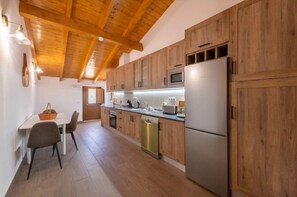 Refrigerador, microondas, horno, lavavajillas