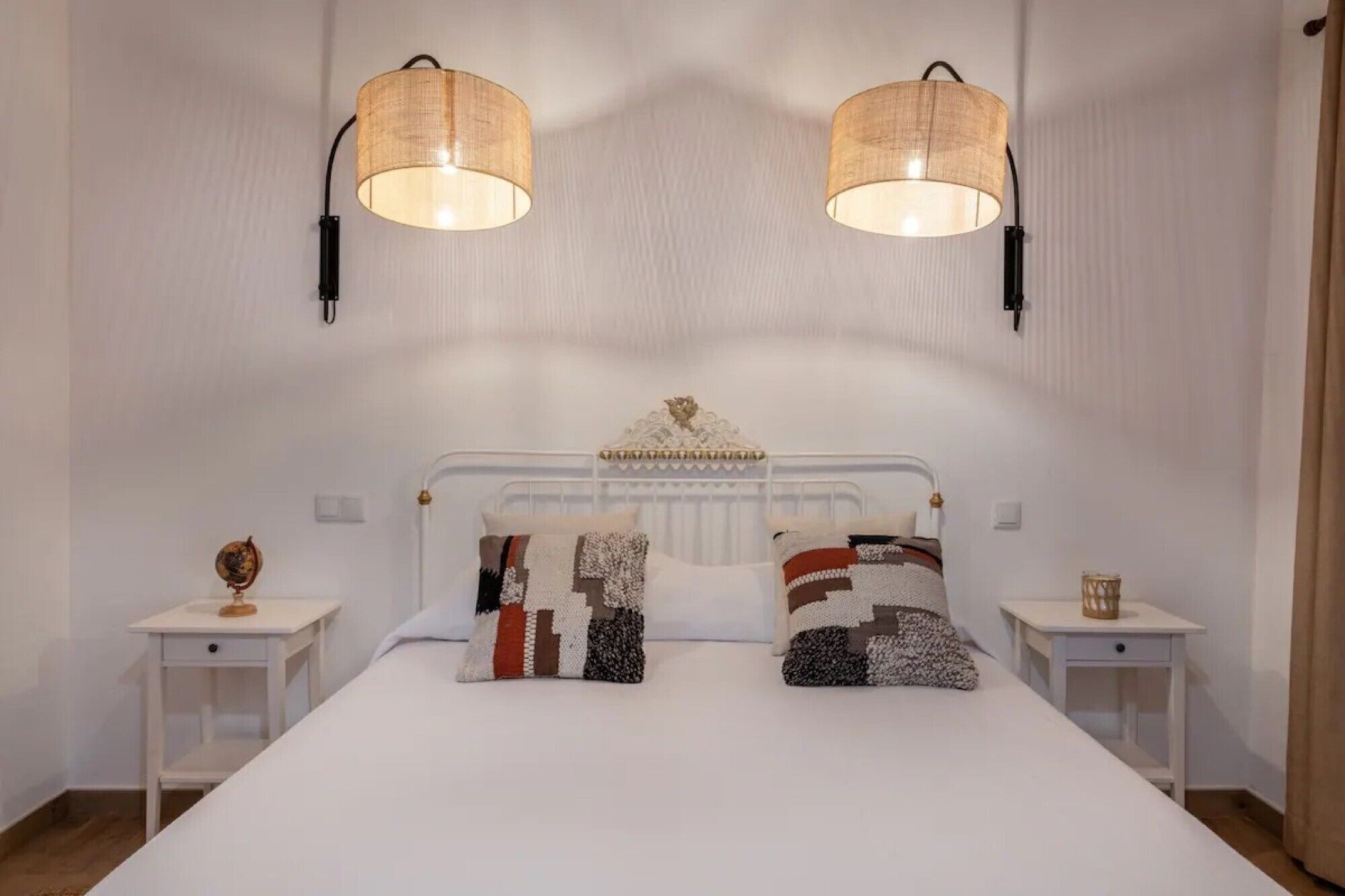 4 bedrooms, iron/ironing board, free WiFi, bed sheets