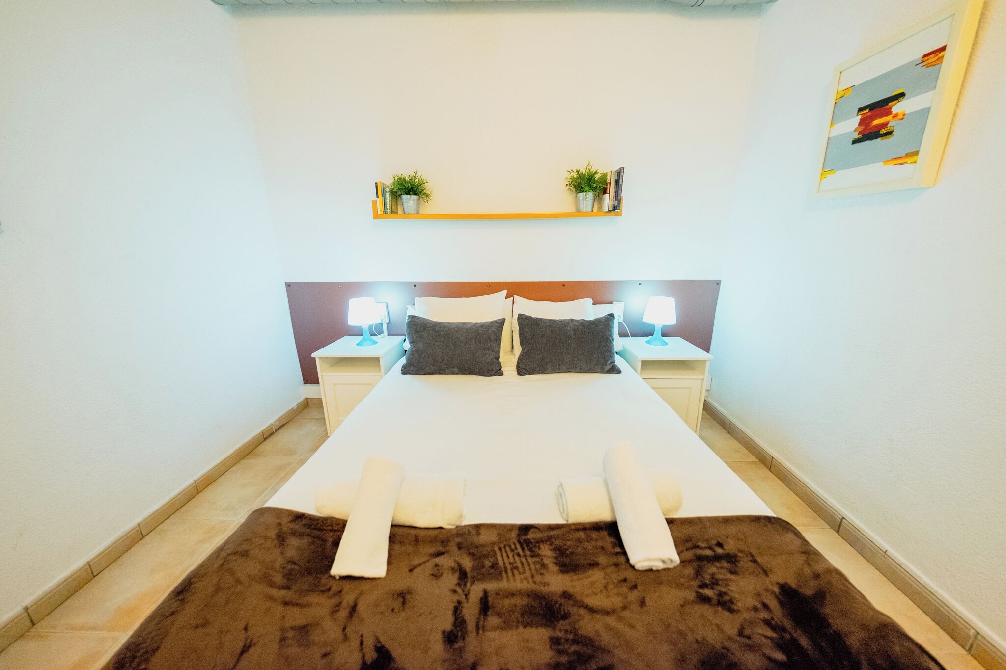 2 habitaciones, tabla de planchar con plancha, wifi y ropa de cama 