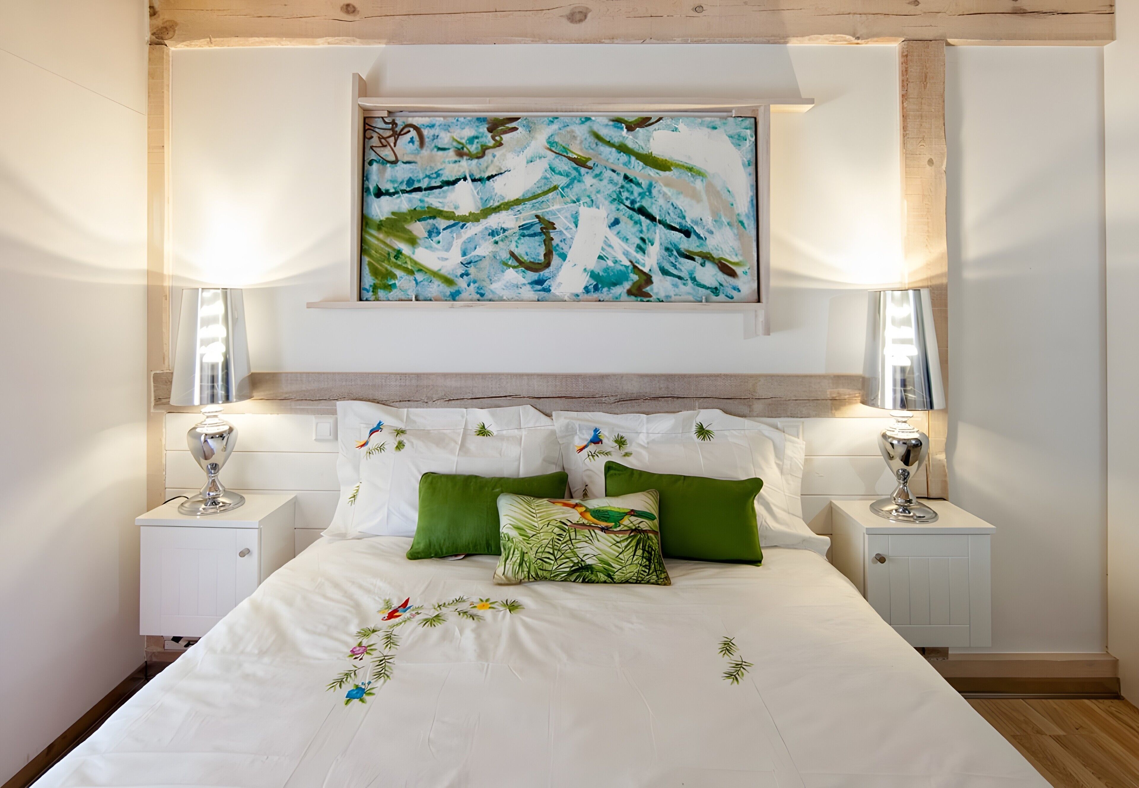 6 makuuhuonetta, ilmainen Wi-Fi, vuodevaatteet