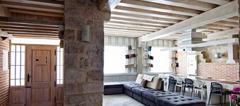 Country House 'La Casa Vieja De Vizmalo' with Mountain View, Private Terrace and Wi-Fi