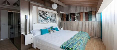 6 室のベッドルーム、WiFi (無料)、ベッドシーツ