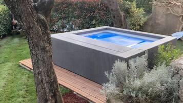 Idromassaggio all'aperto