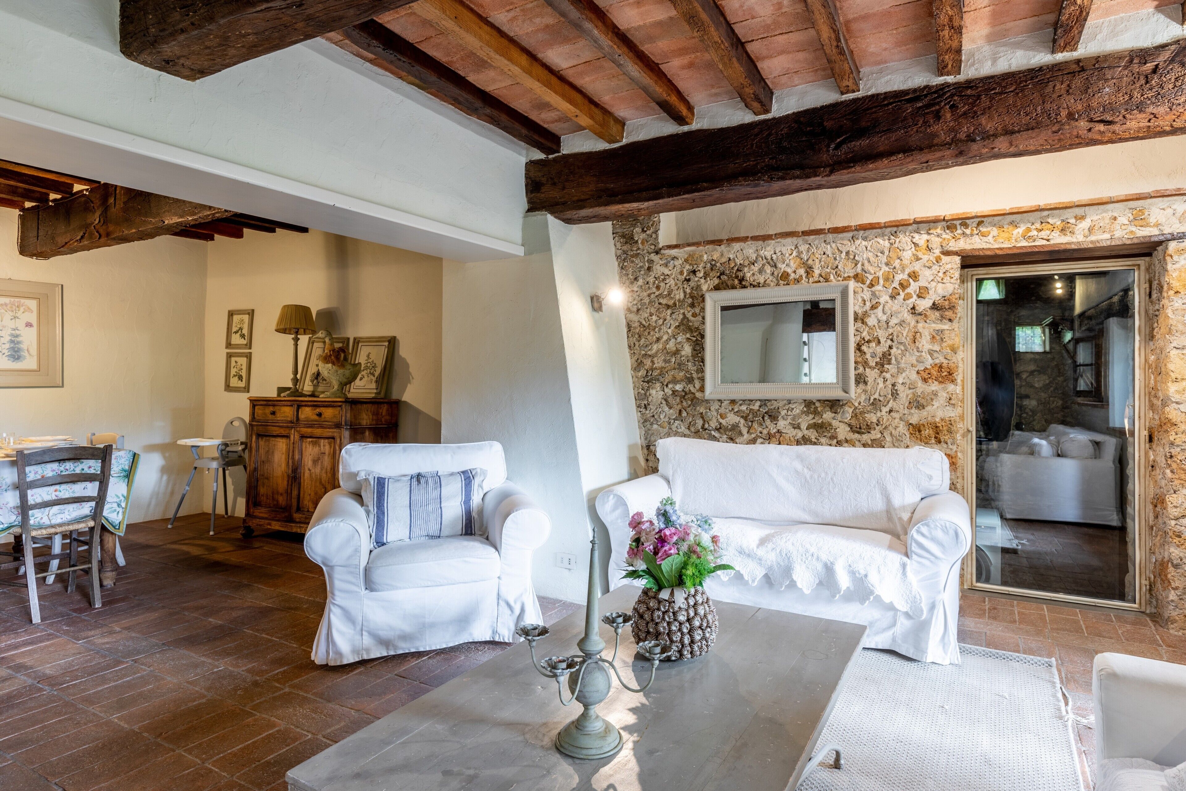 电视、壁炉、乒乓球