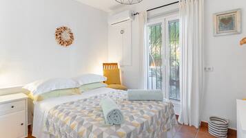 3 chambres, fer et planche à repasser, Wi-Fi gratuit, draps fournis