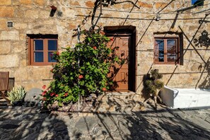 تفاصيل الفندق من الخارج