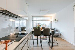 Apartment | 2 bedrooms, desk, Internet