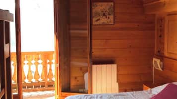 7 bedrooms, free WiFi, bed sheets