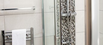 Stylish Retreat: 3BR Bungalow in Central Leicester