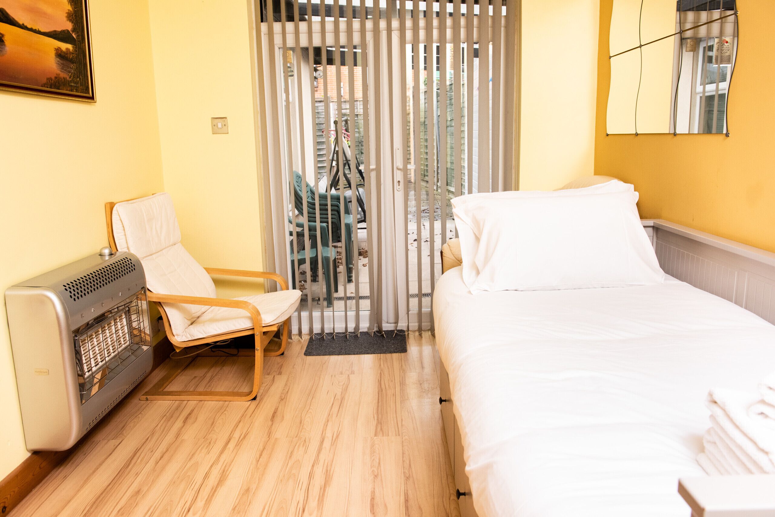 3 bedrooms, iron/ironing board, free WiFi, bed sheets