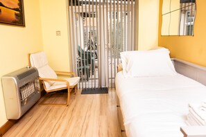 3 habitaciones, tabla de planchar con plancha y wifi gratis 
