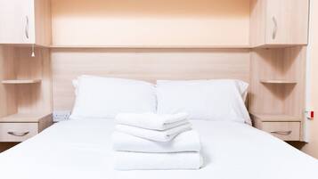 3 bedrooms, iron/ironing board, free WiFi, bed sheets