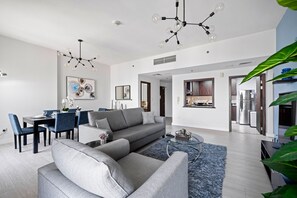 TV - Marina View Luxury Apartment (Dubai)