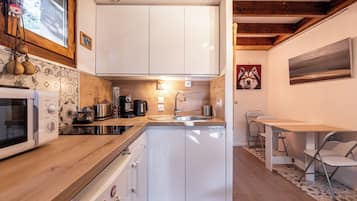 Refrigerador, microondas, parrilla de estufa y lavavajillas