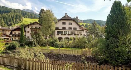 Room 'Hirschen Fernanda' with Mountain View, Shared Terrace and Wi-Fi